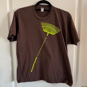 I CAN MAKE A MESS LIKE NOBODY'S BUSINESS - RAKE TSHIRT (VINTAGE)